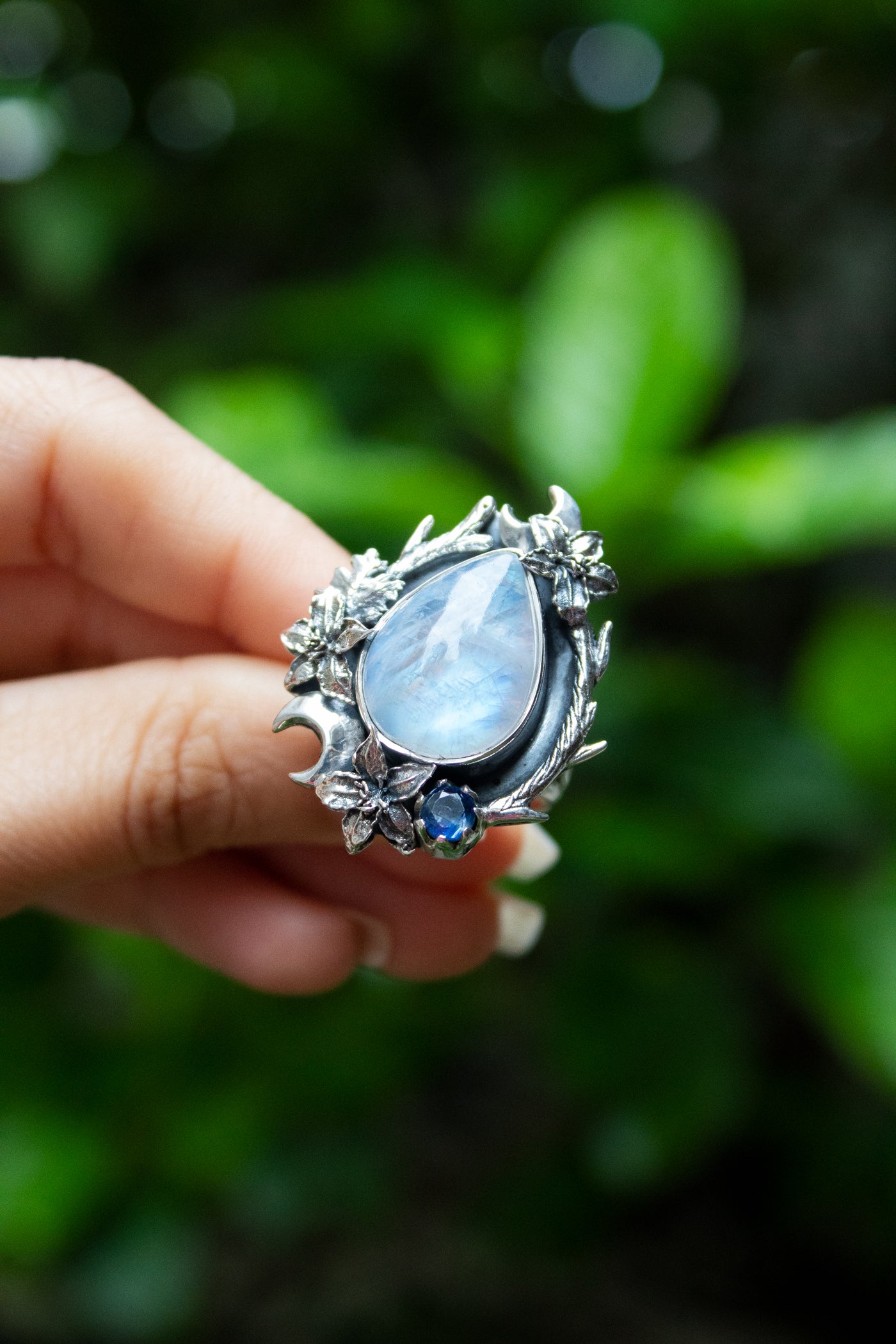 Moonlit Whispers – Moonstone & Kyanite Ring