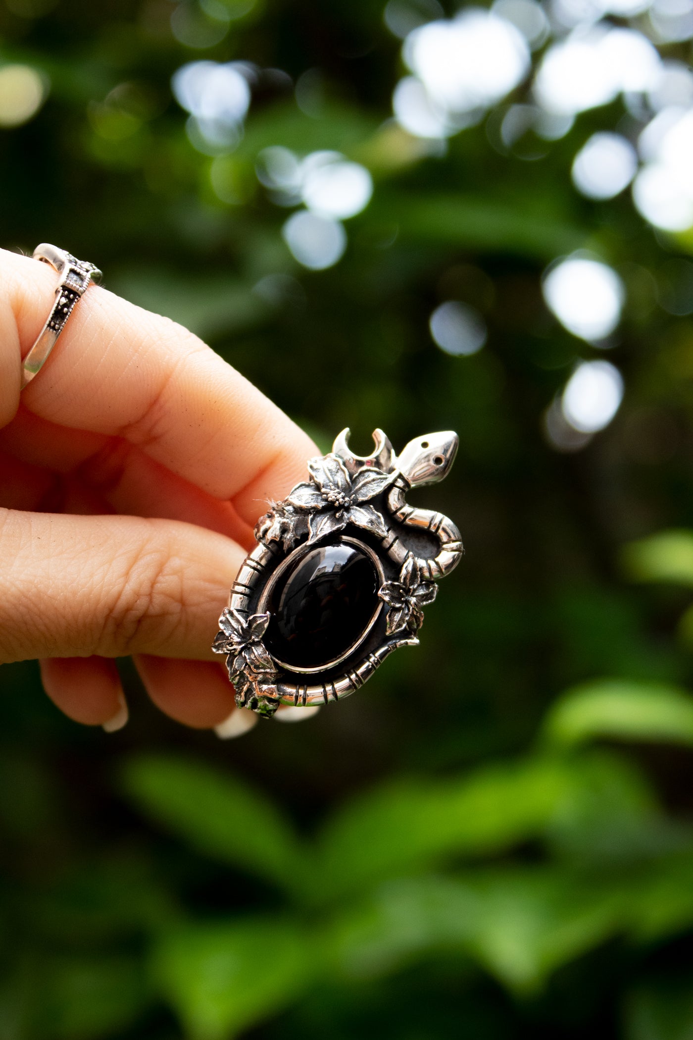 Serpent’s Embrace – Black Onyx Ring